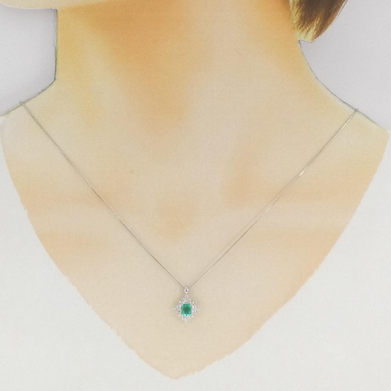 PT900/PT850 エメラルド ネックレス 0.38CT