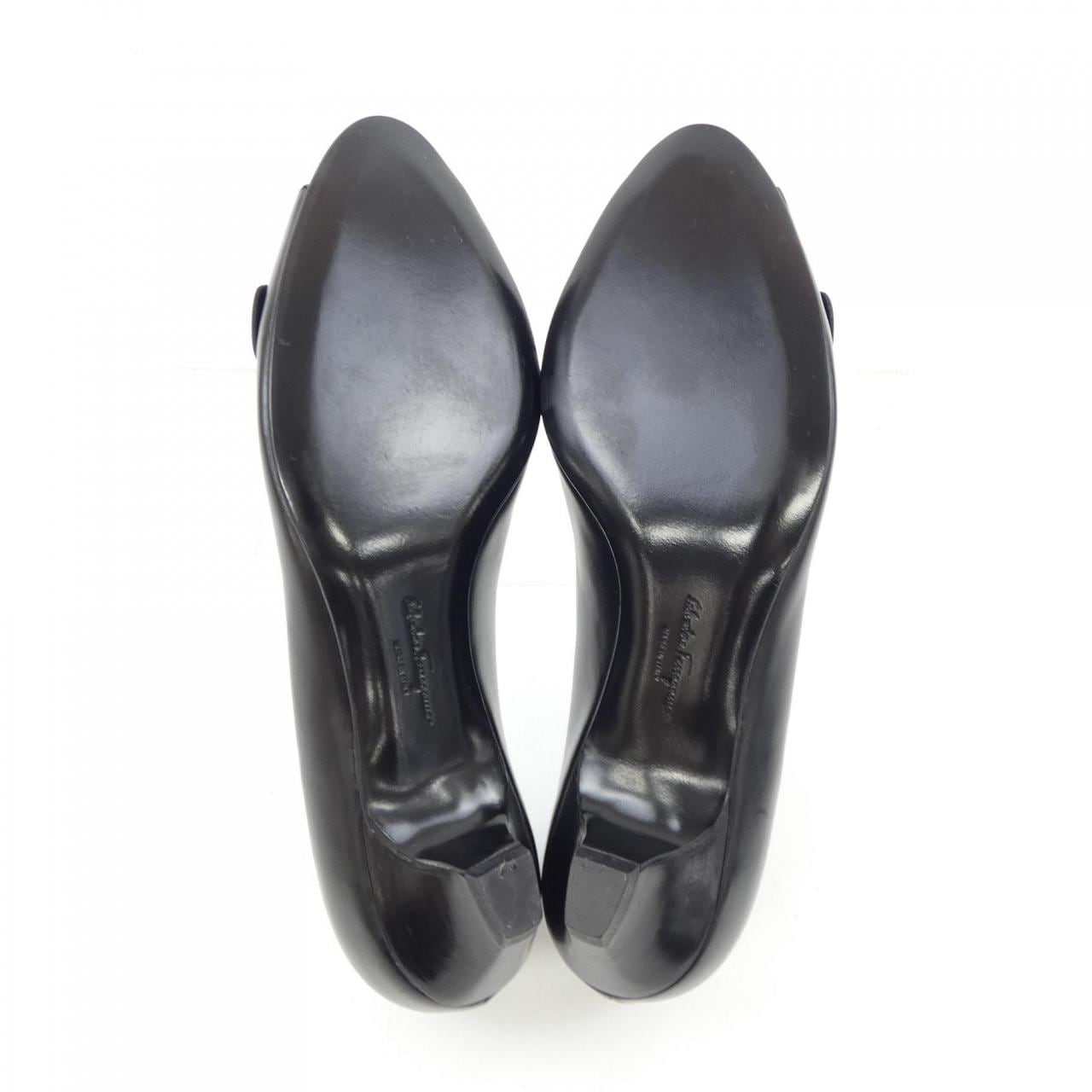 サルヴァトーレフェラガモ SALVATORE FERRAGAMO パンプス