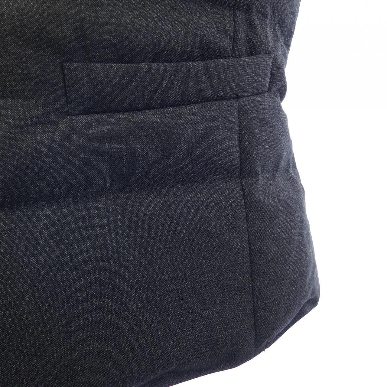 ブルネロクチネリ BRUNELLO CUCINELLI ダウンベスト