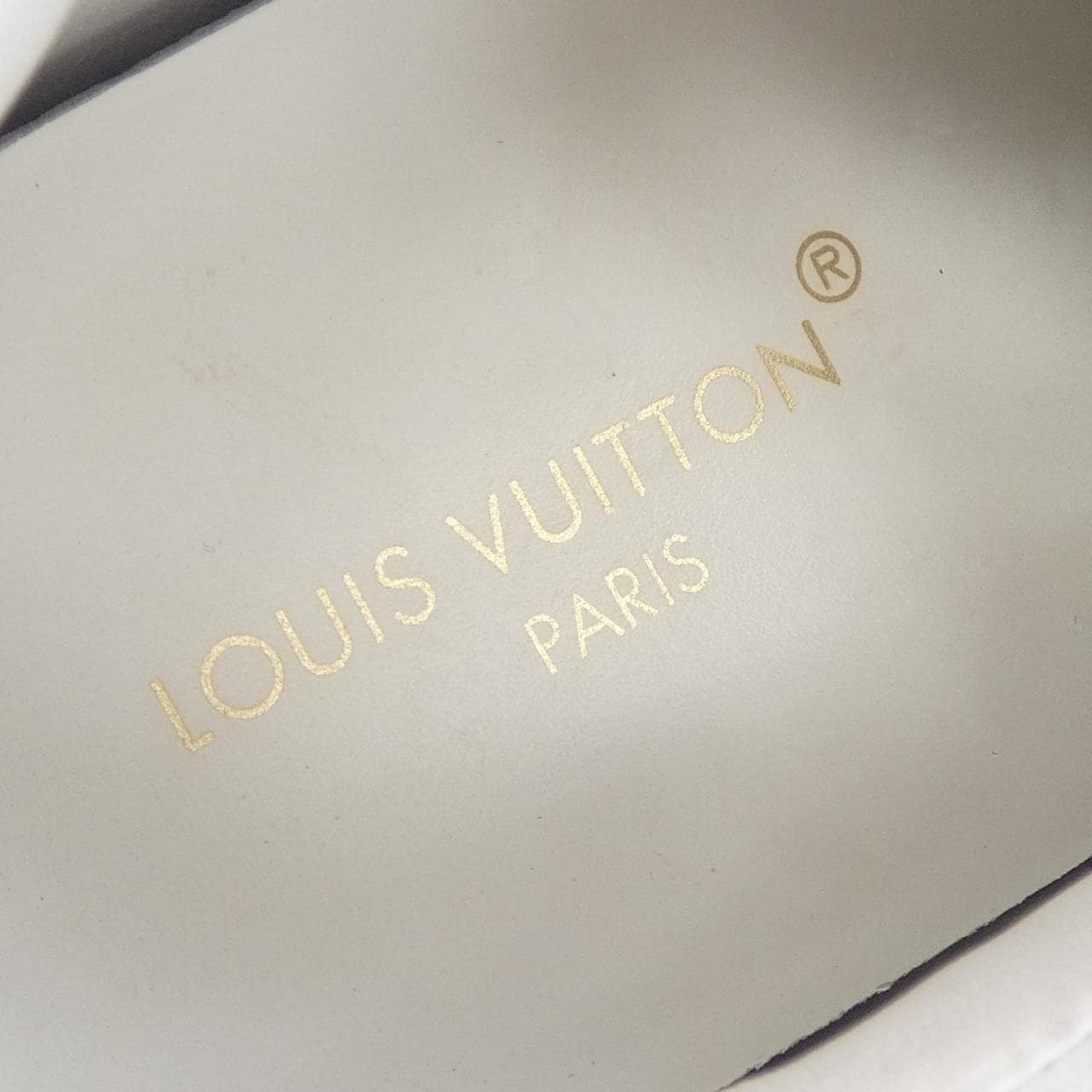 ルイヴィトン LOUIS VUITTON タイムアウトライン スニーカー