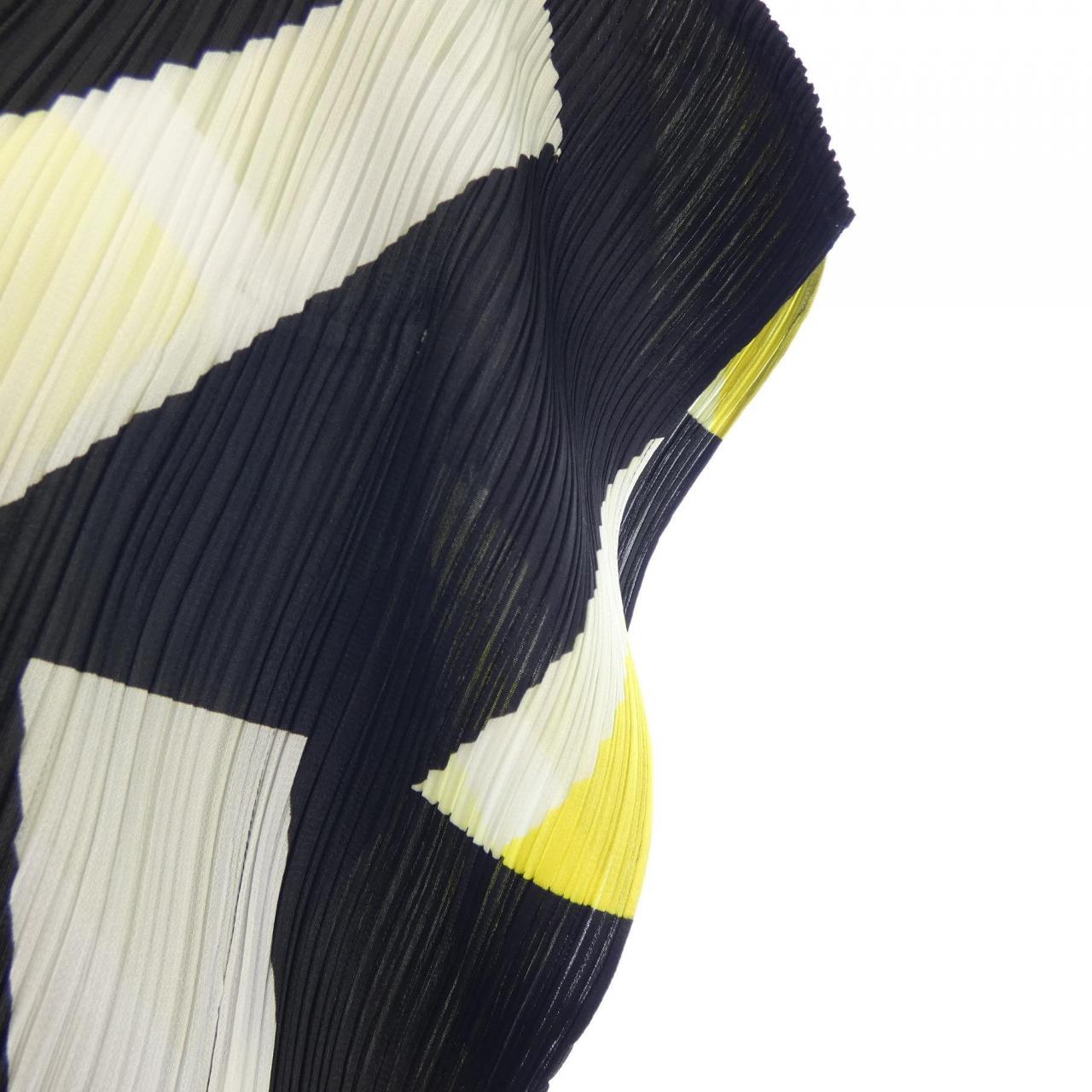 プリーツプリーズ PLEATS PLEASE トップス