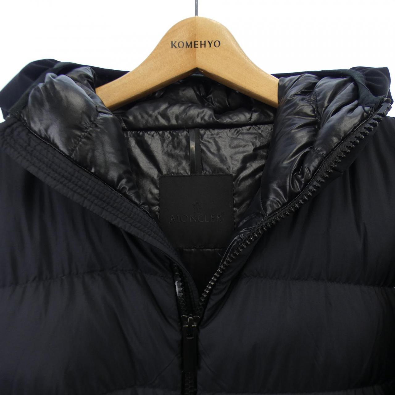 モンクレール MONCLER ダウンジャケット