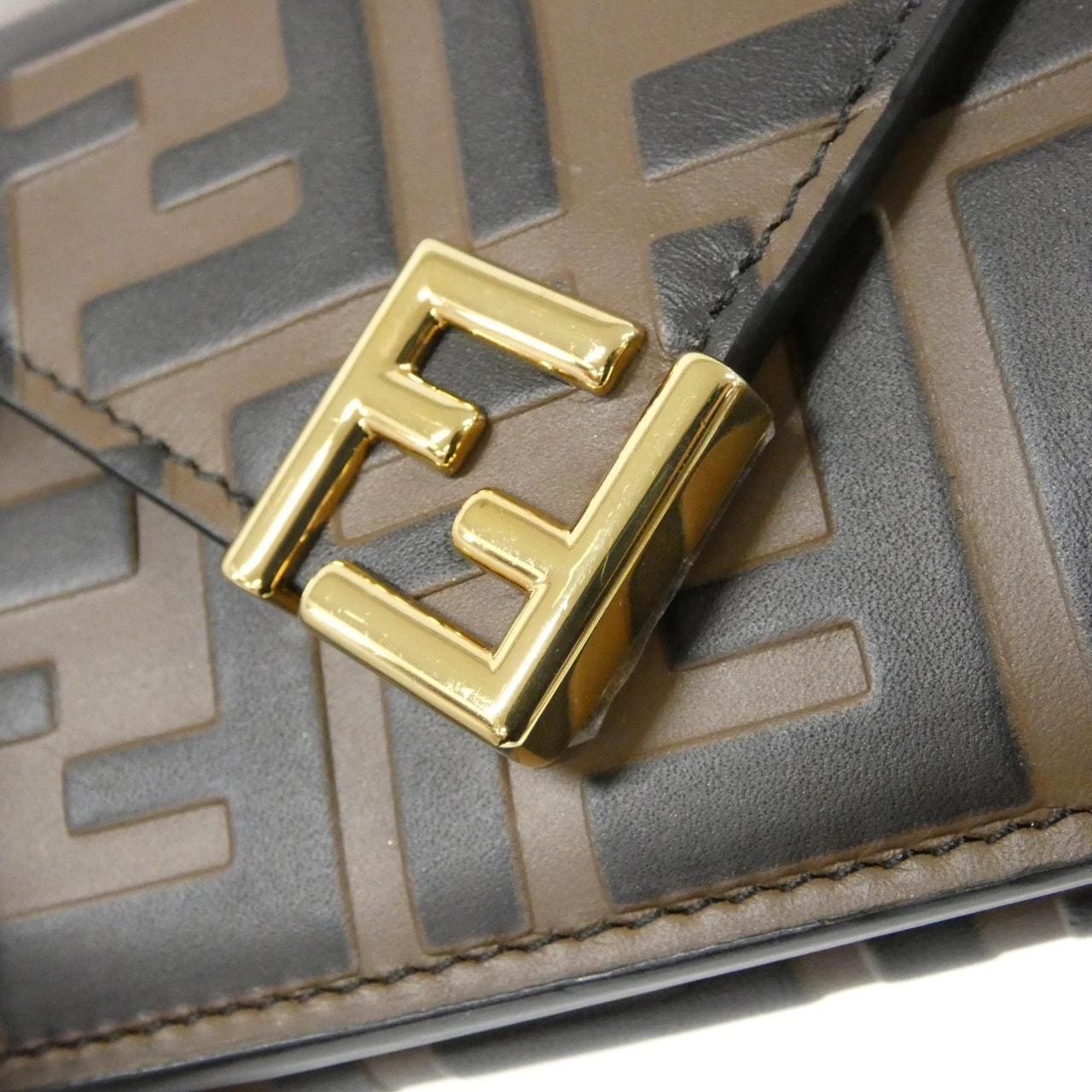 フェンディ 8M0480 ADYM 財布