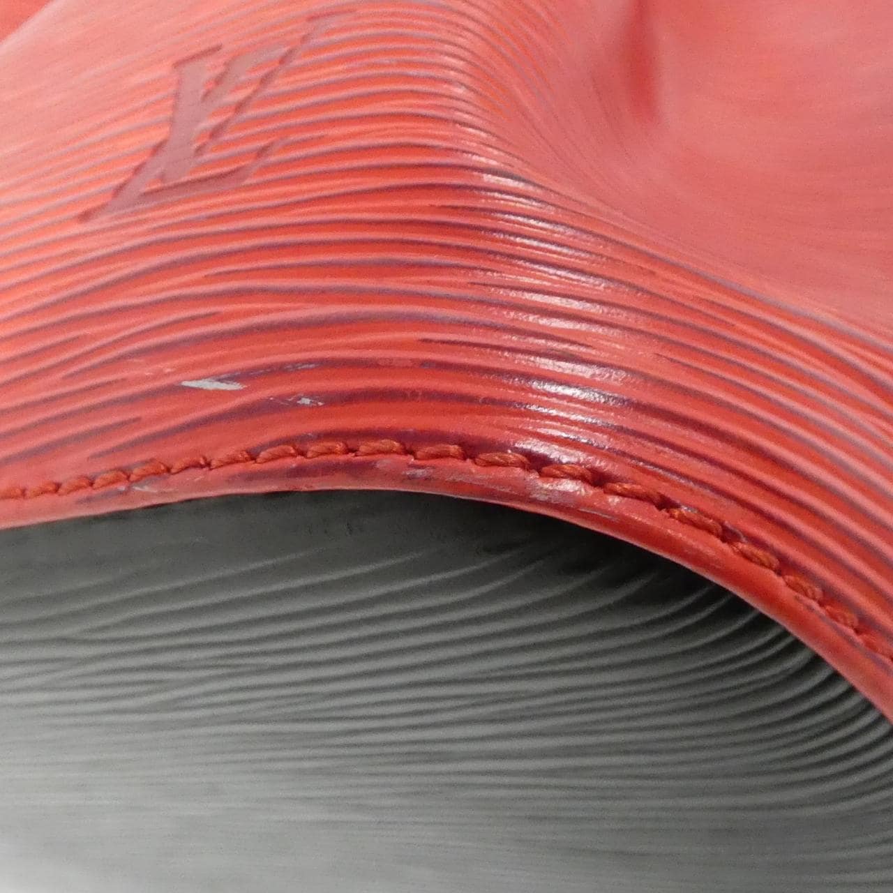 ルイヴィトン エピ プチ ノエ M44172 ショルダーバッグ