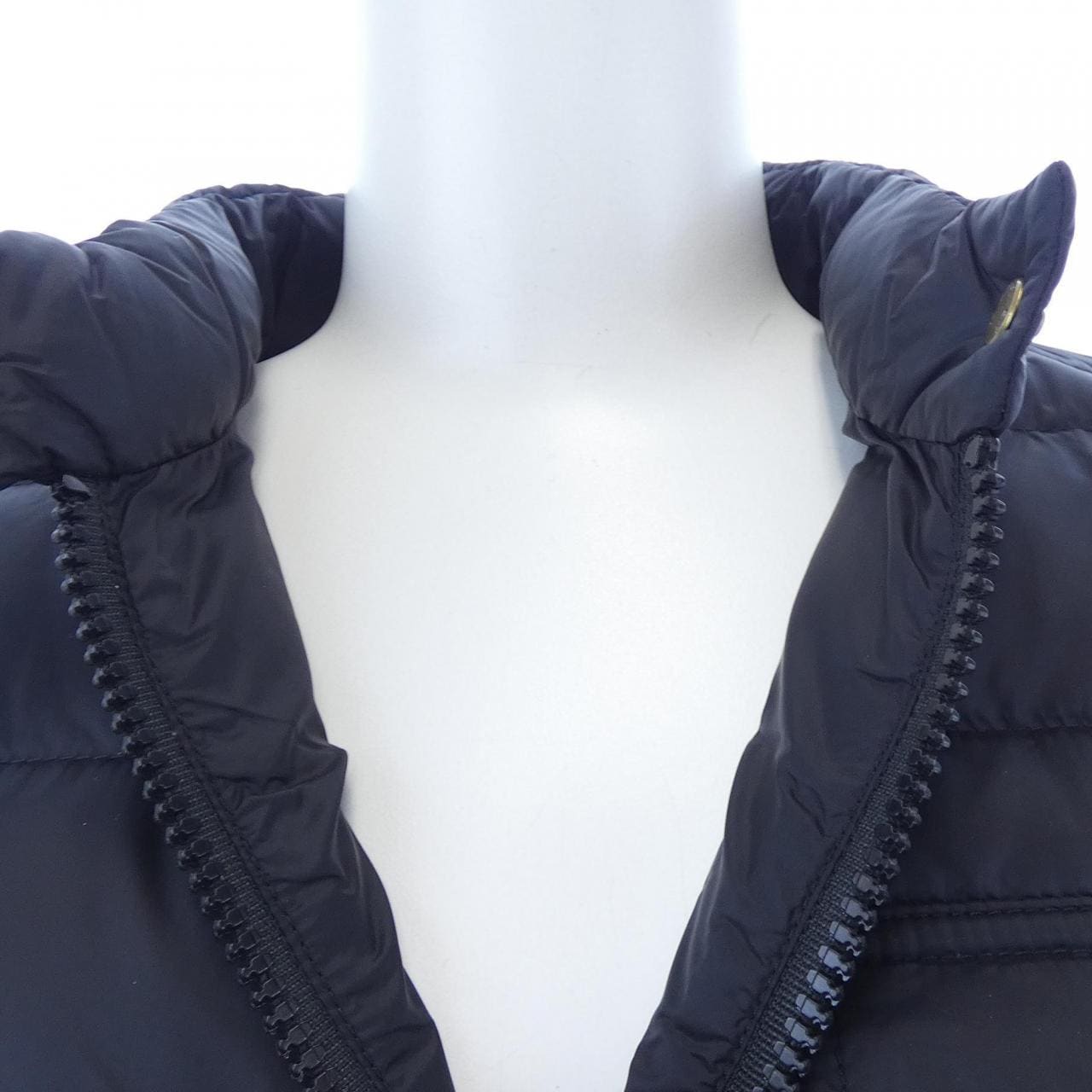 【新品】モンクレール MONCLER K20939B00028 ダウンジャケット