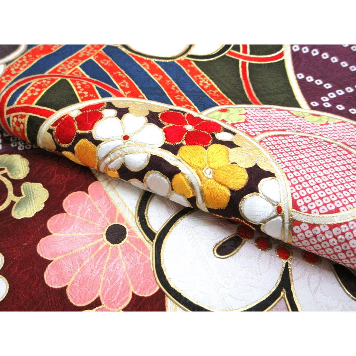 振袖　友禅金彩加工　刺繍入り　身幅２Ｌ寸
