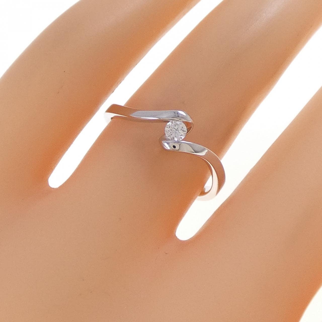 585WG ダイヤモンド リング