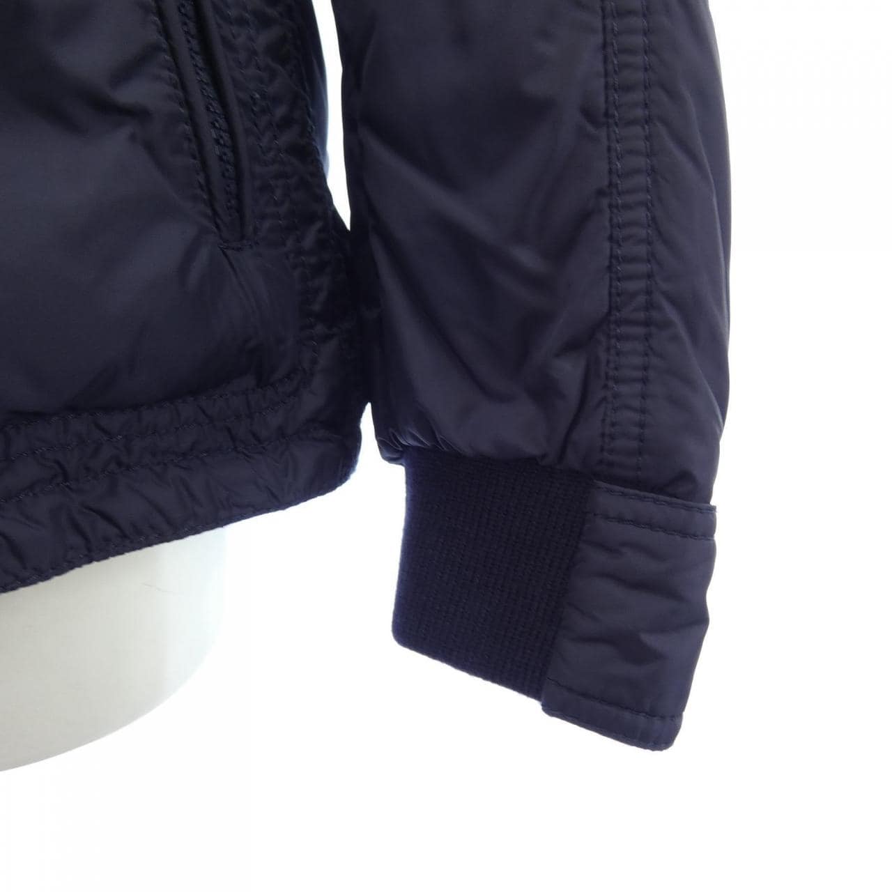 モンクレール MONCLER ダウンジャケット