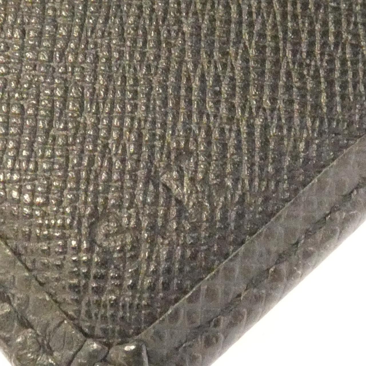 ルイヴィトン タイガ ポルト ビエ 6カルト クレディ M30482 札入れ