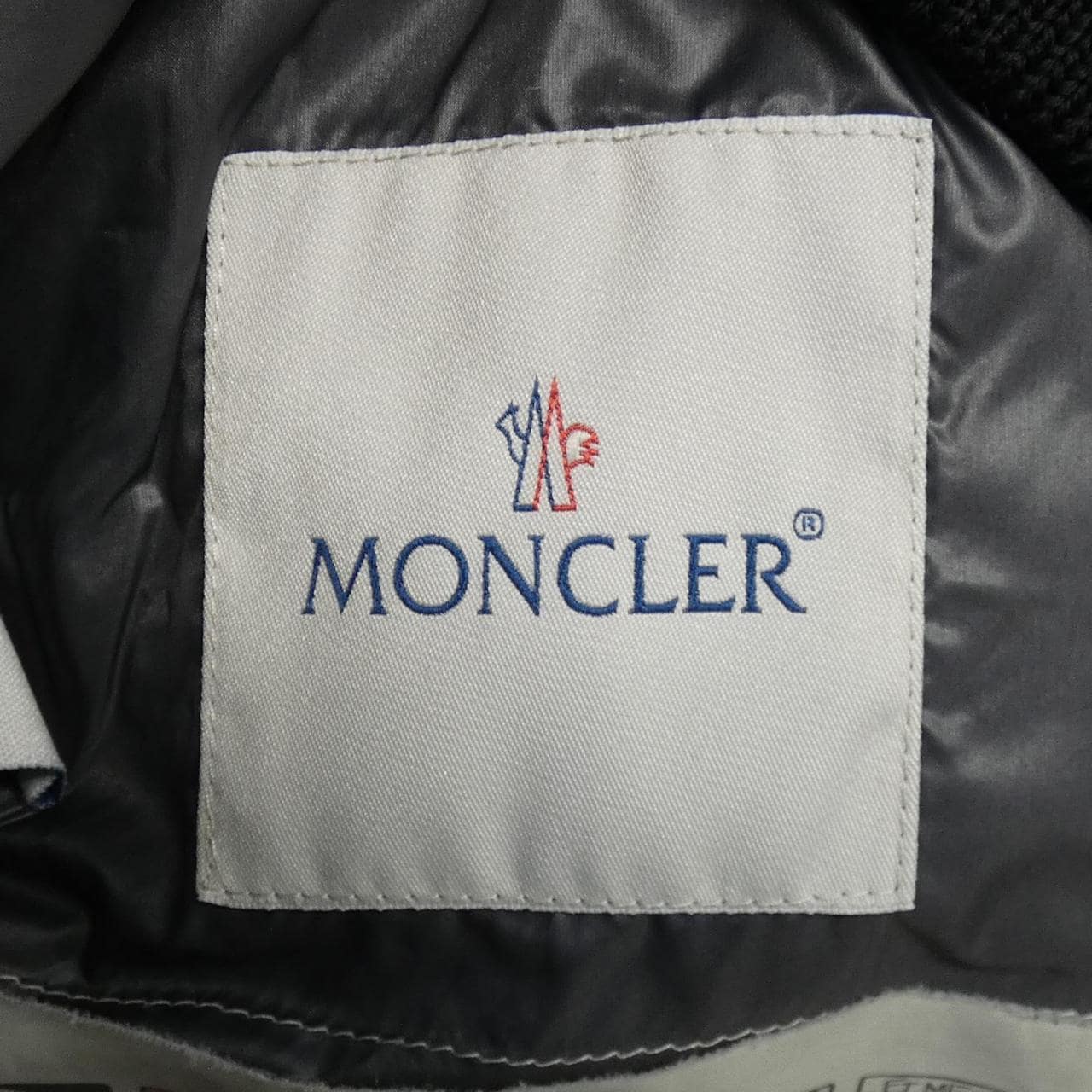 モンクレール MONCLER ダウンジャケット