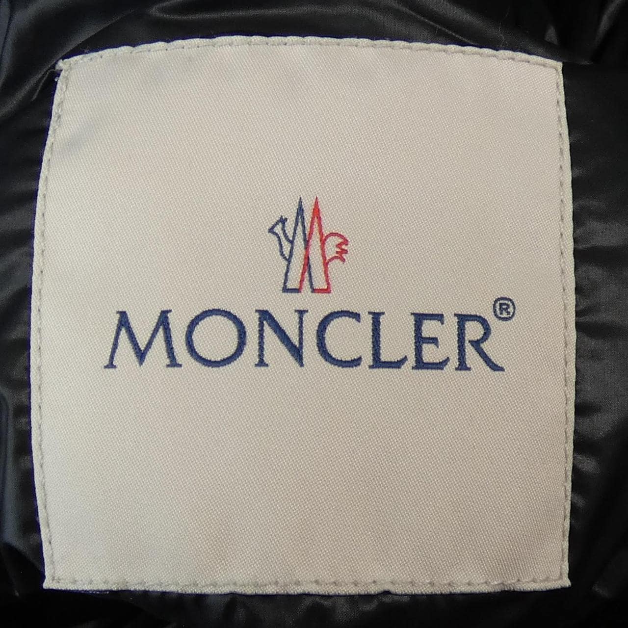 モンクレール MONCLER ダウンジャケット