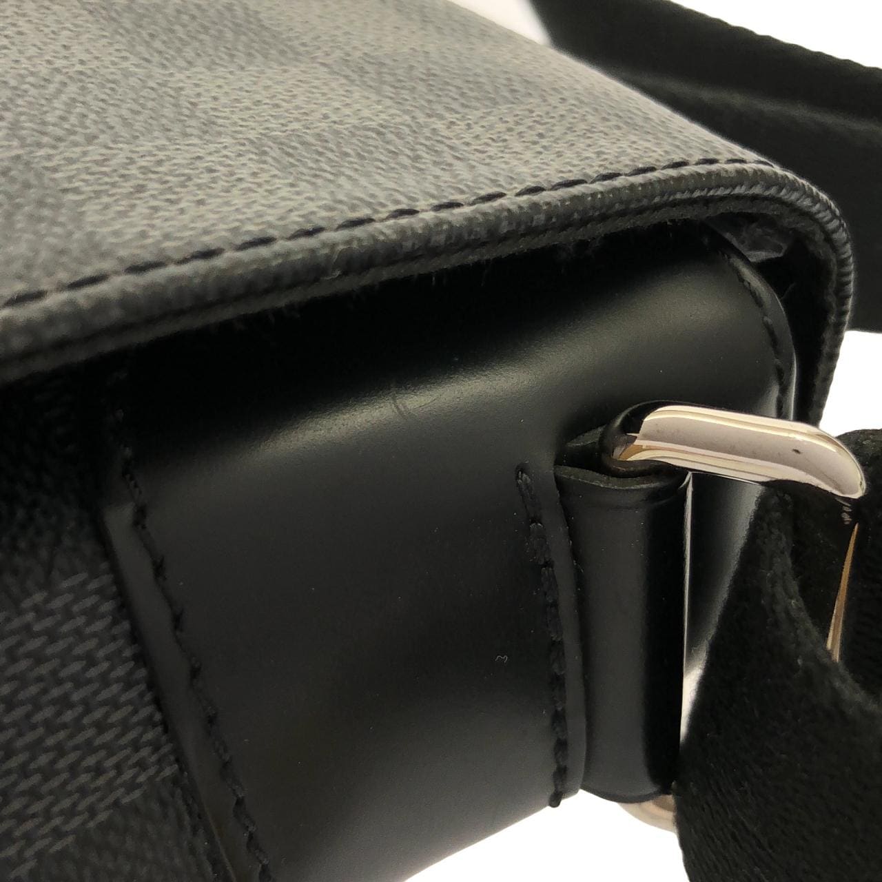 ルイヴィトン ダミエ グラフィット ディストリクト PM N41028 ショルダーバッグ