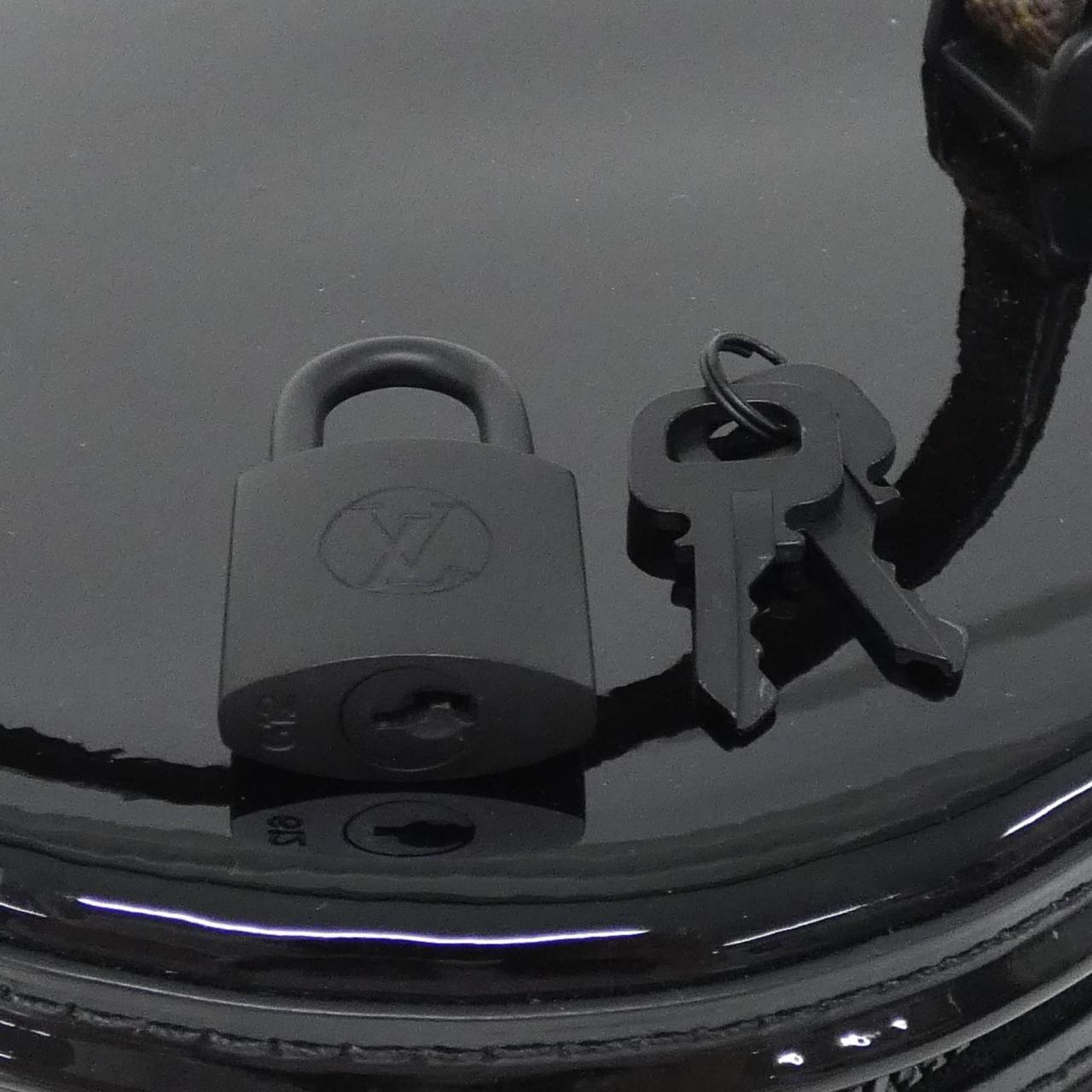 ルイヴィトン ヴェルニ カンヌ M20487 バッグ