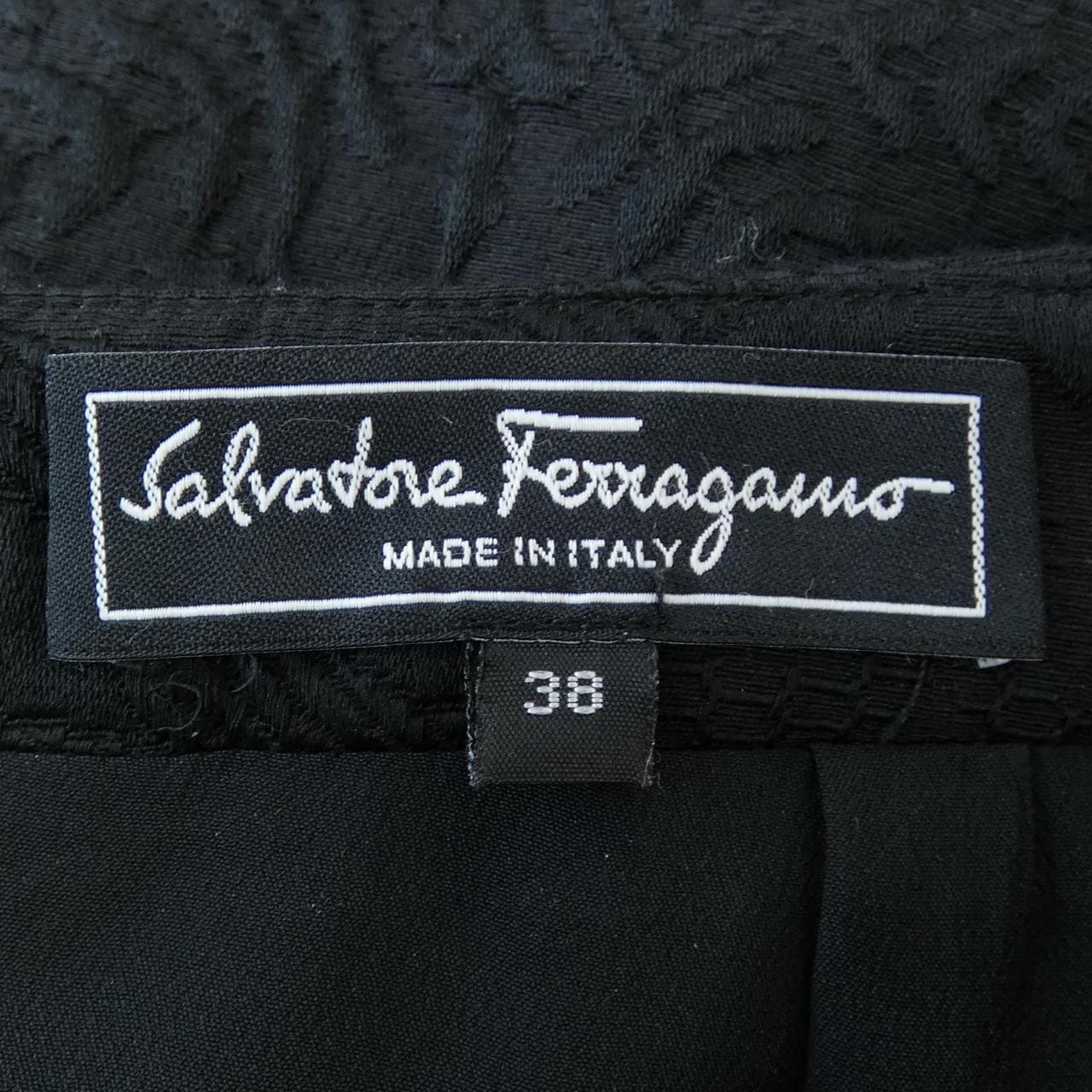 サルヴァトーレフェラガモ SALVATORE FERRAGAMO スカート