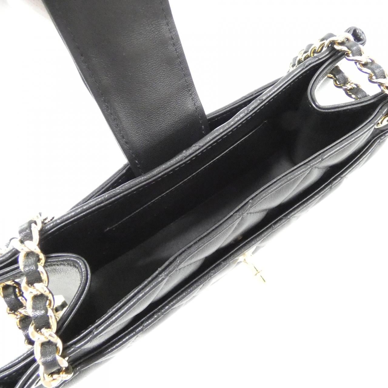 シャネル チェーンクラッチ