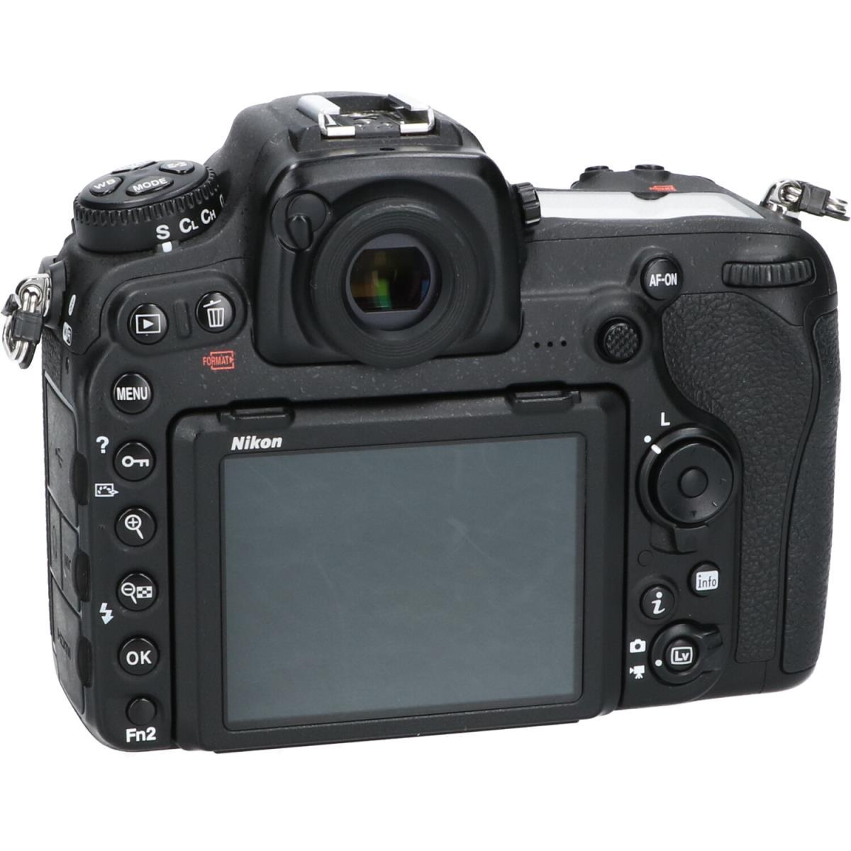 NIKON D500