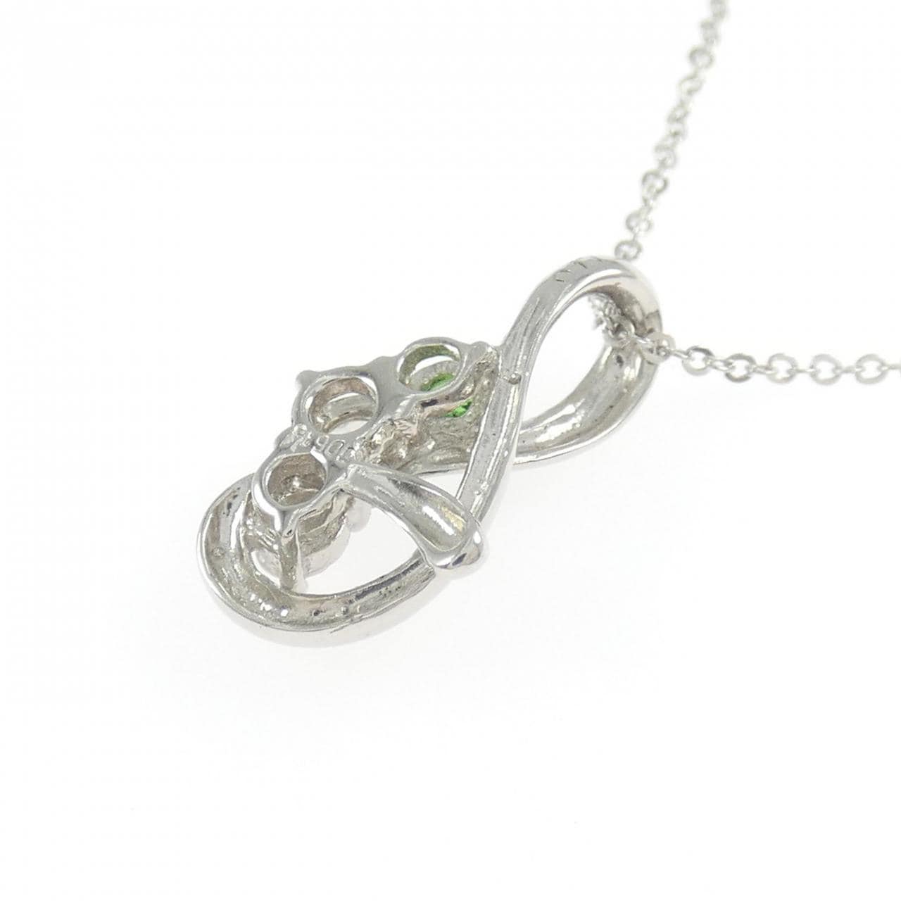 PT900/PT950 グリーンガーネット ネックレス