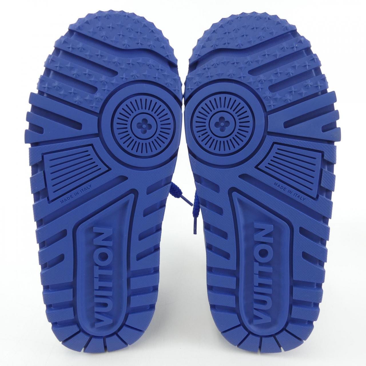 LOUIS LOUIS VUITTON sneakers