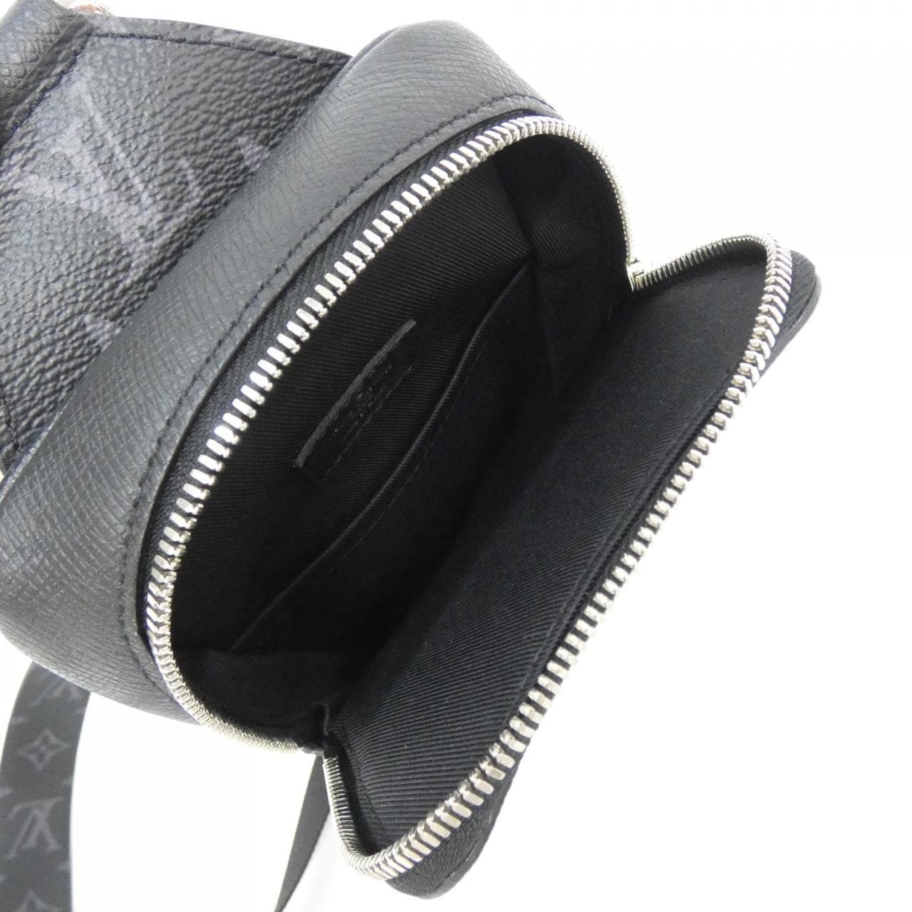 ルイヴィトン タイガ ラマ アウトドア スリングバッグ M30741 ショルダーバッグ