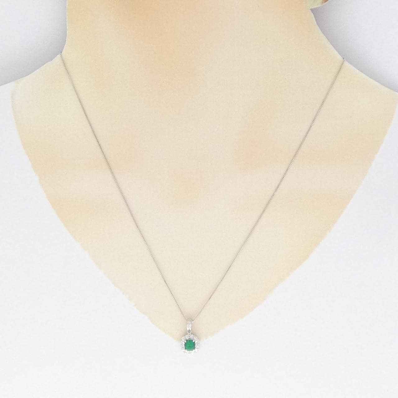 PT Emerald Necklace 0.48CT