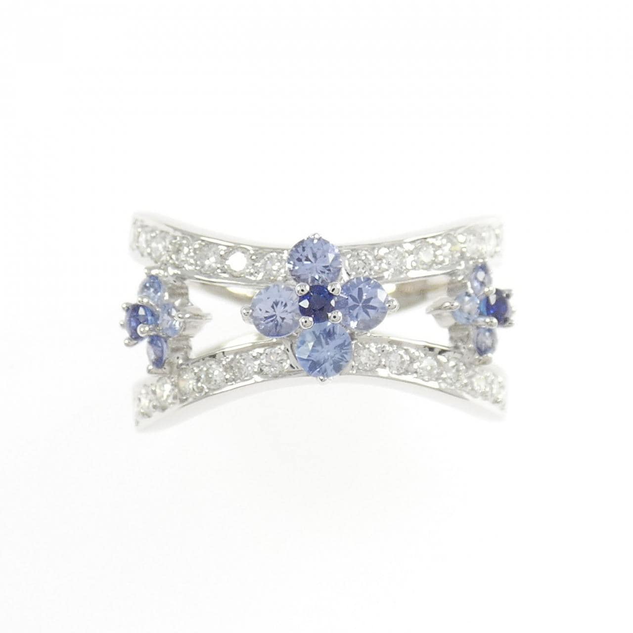 750WG フラワー サファイヤ リング 0.70CT