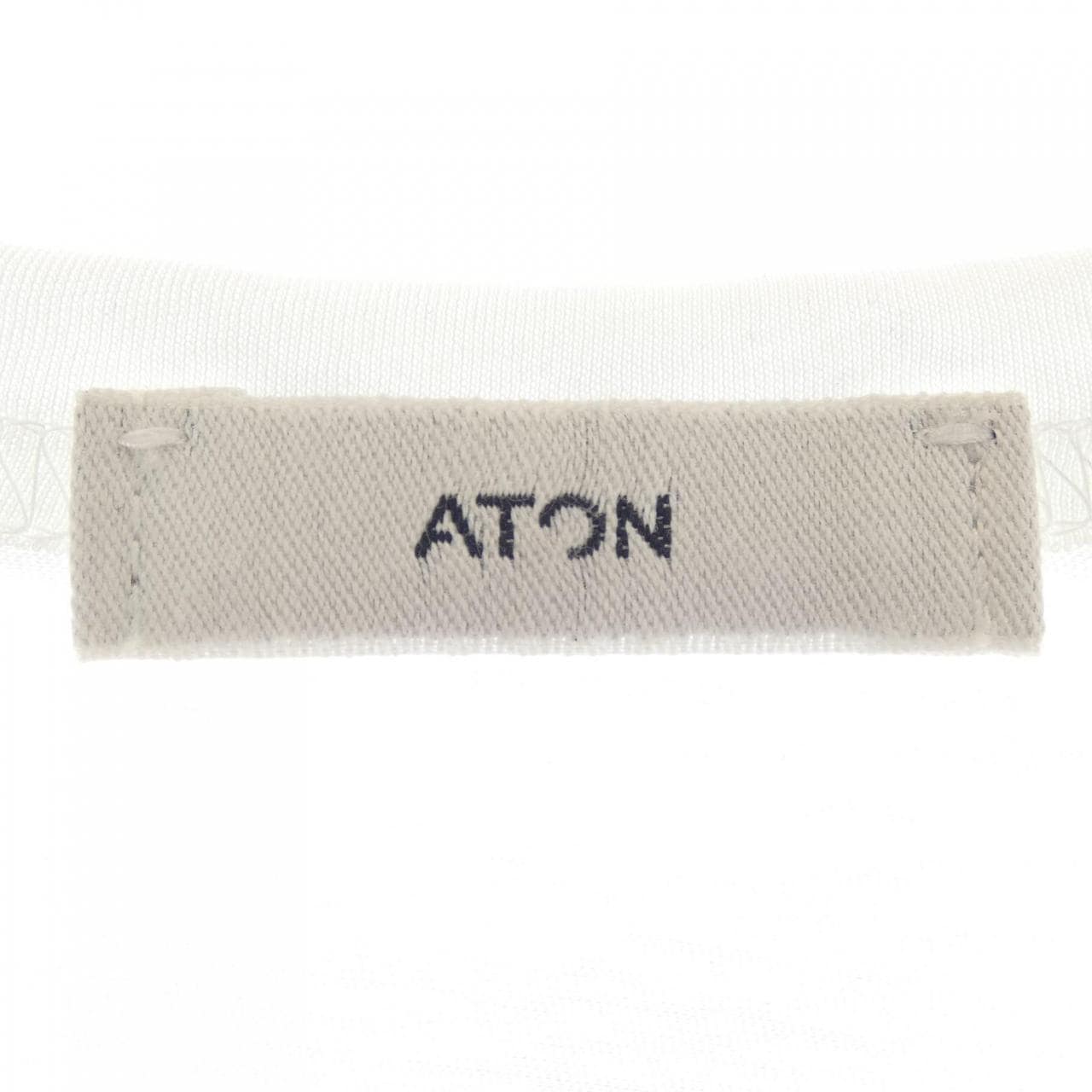 エイトン ATON Tシャツ