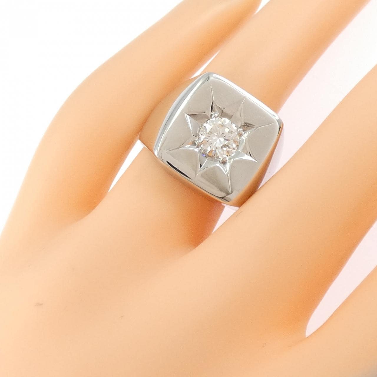 PT900 ダイヤモンド リング 0.92CT