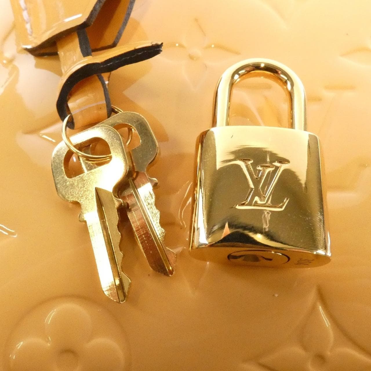 ルイヴィトン ヴェルニ モンテーニュBB M50404 バッグ