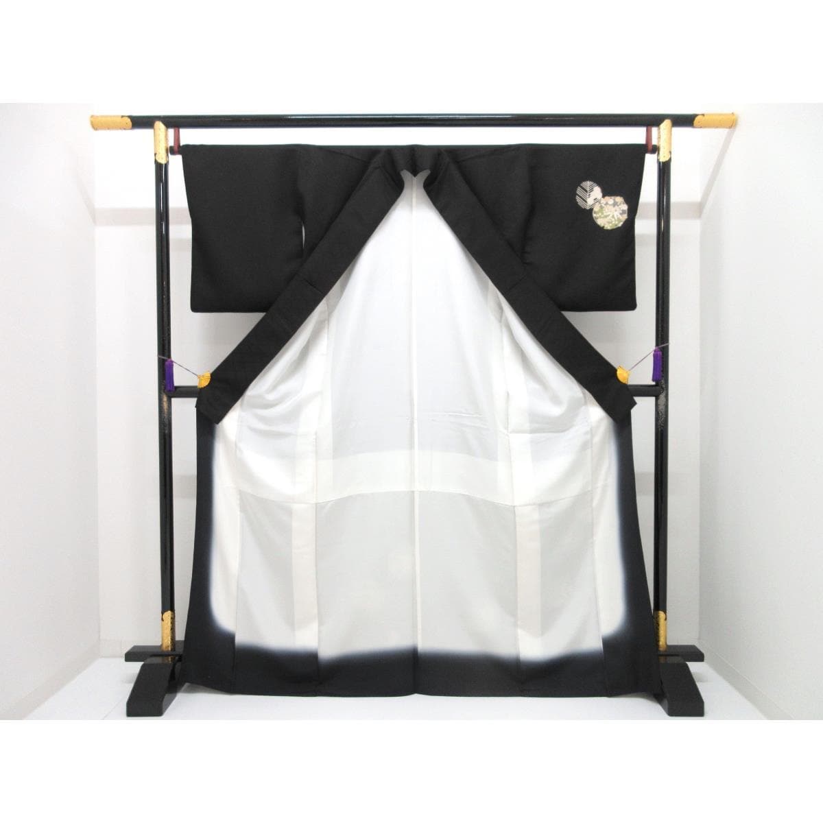 訪問着　友禅金彩加工　刺繍入り