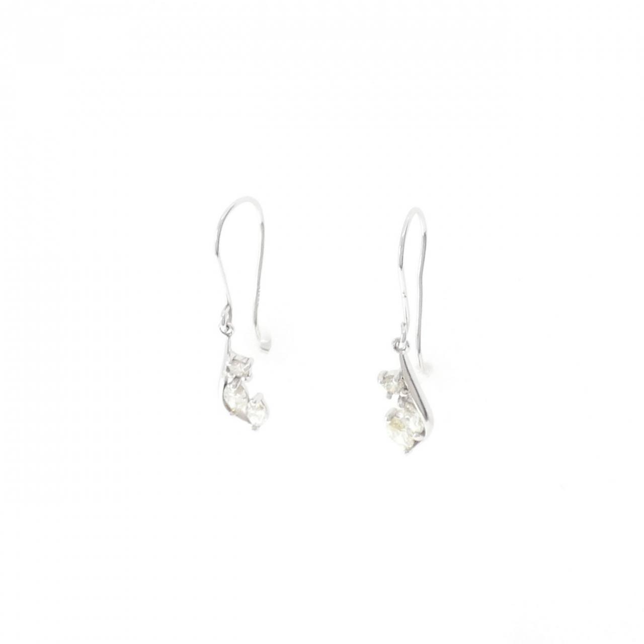[BRAND NEW] K18WG Diamond earrings 0.30CT