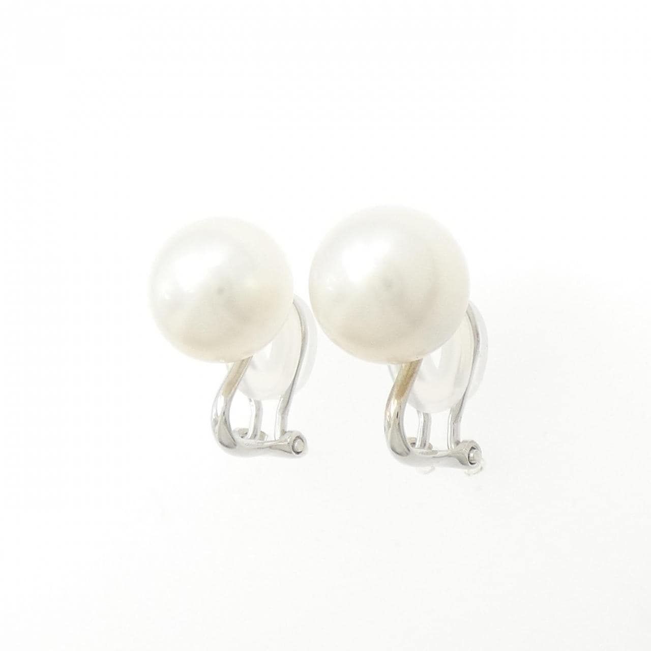 K14WG White Butterfly Pearl Earrings 11.2mm