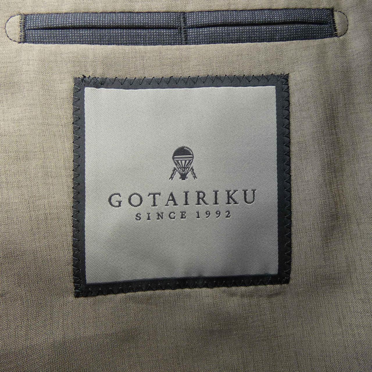 GOTAIRIKU スーツ
