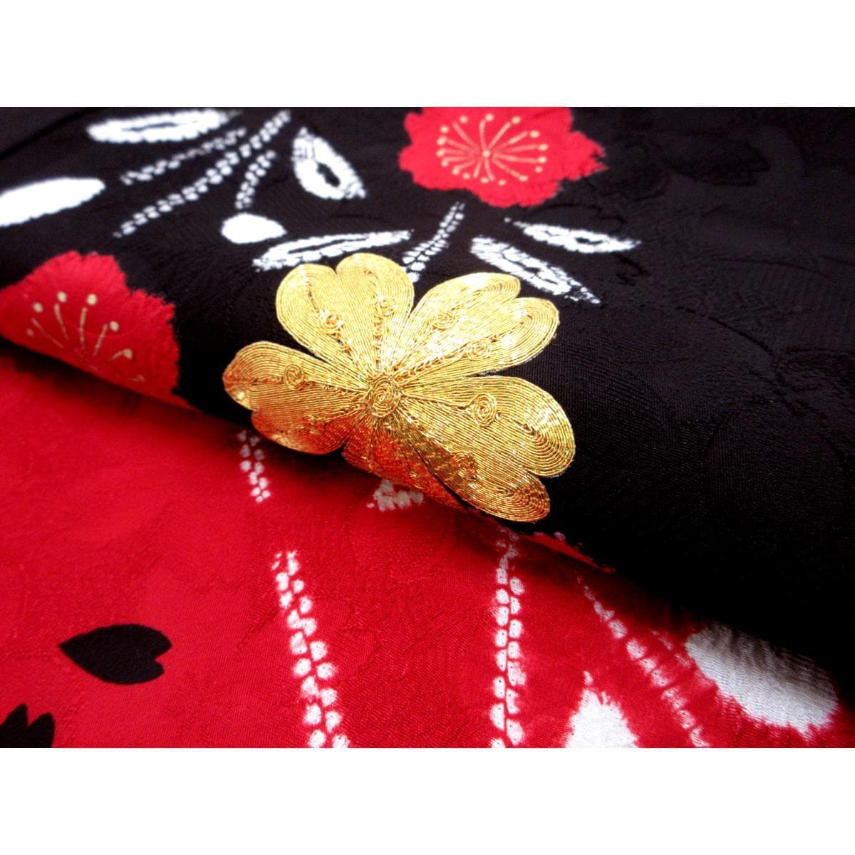 振袖　友禅加工刺繍入り　絞り加工　身幅２Ｌ寸