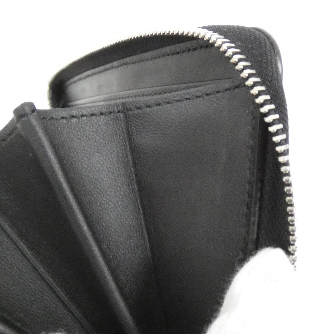 ルイヴィトン マヒナ ジッピー ウォレット M61867 財布