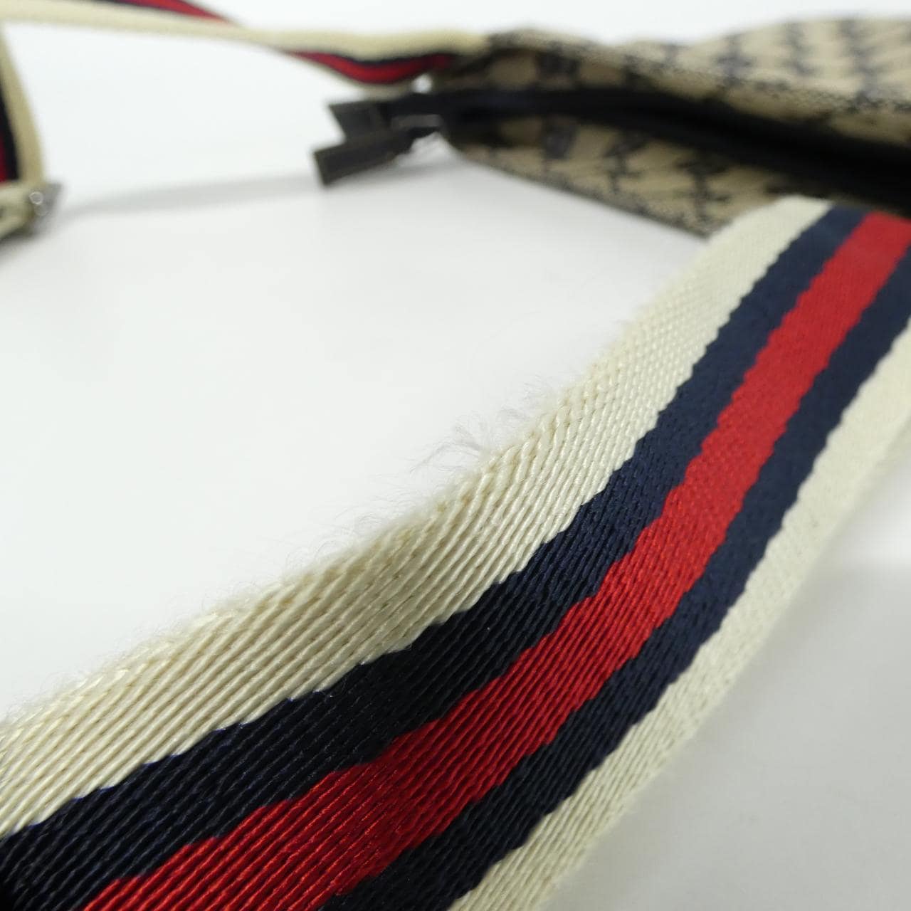 【ヴィンテージ】グッチ 146309 F4F0R ショルダーバッグ