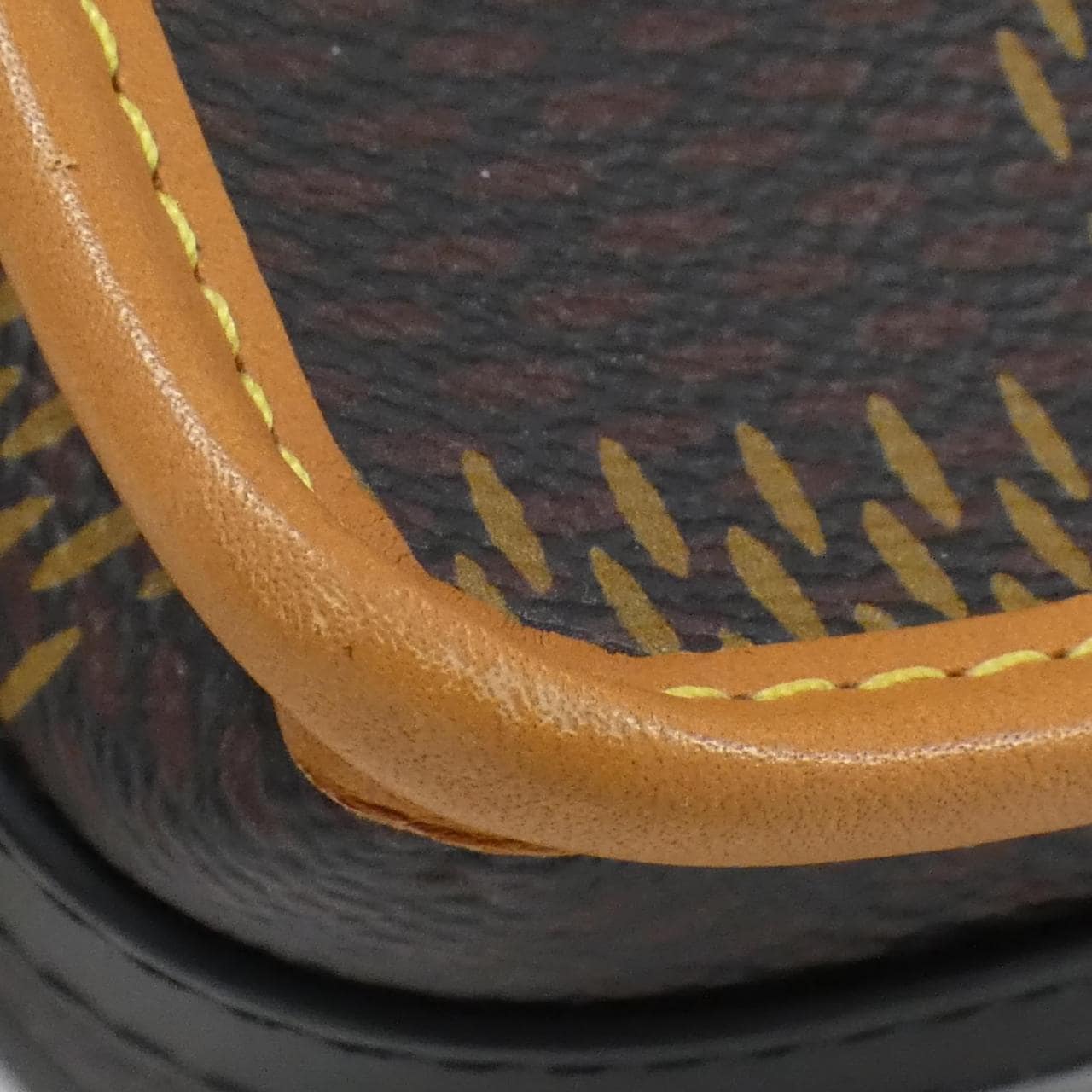 ルイヴィトン ダミエ ジャイアント(LVスクエアード) アマゾン メッセンジャー N40357 ショルダーバッグ