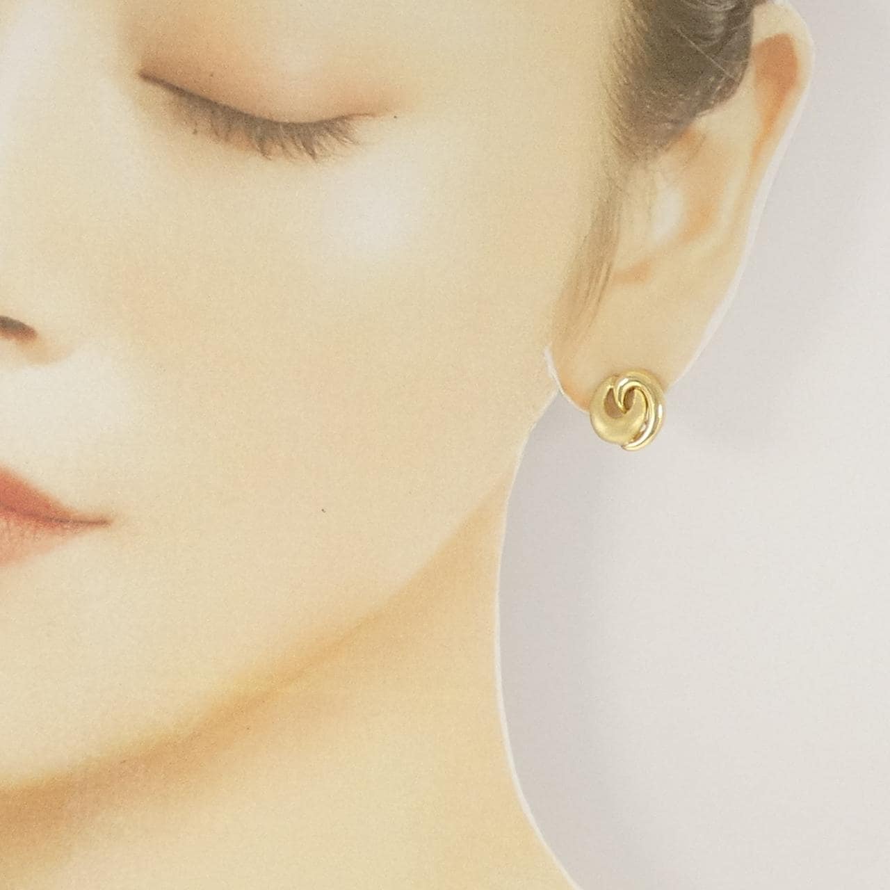 K18YG earrings