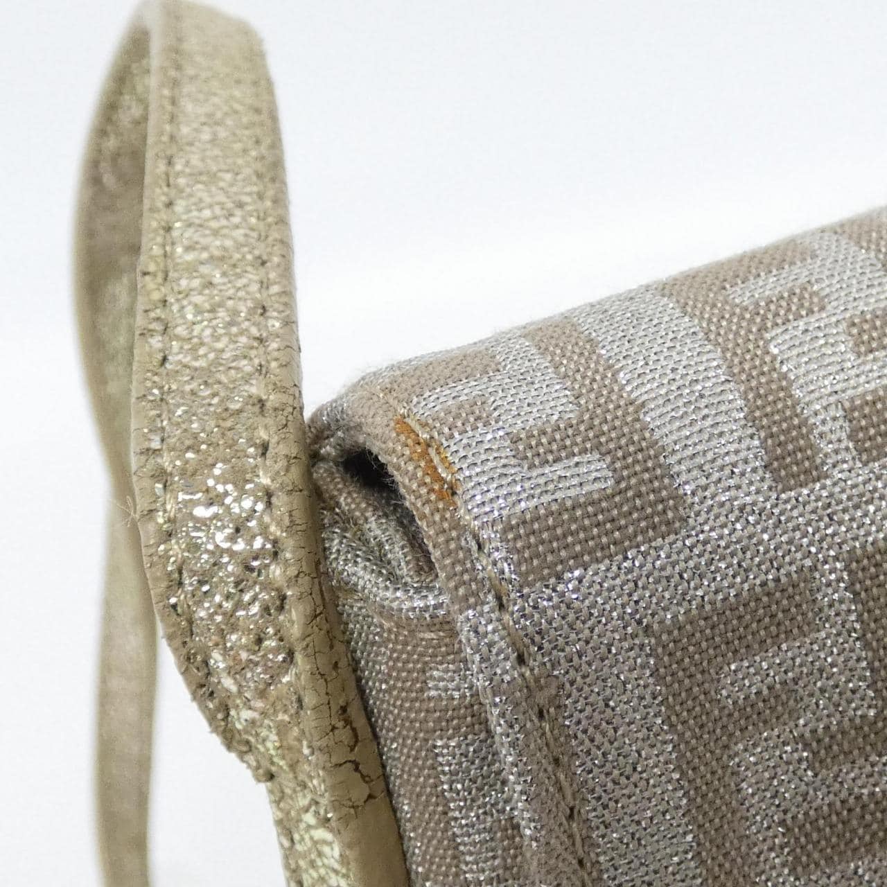 フェンディ 8BT075 RQ6 ショルダーバッグ