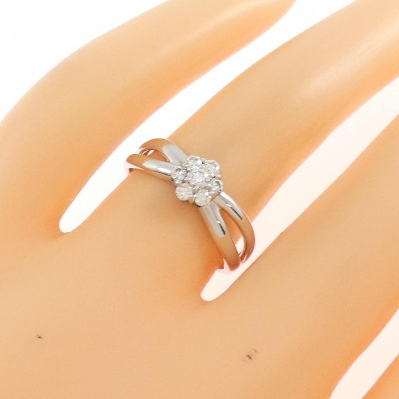K18WG フラワー ダイヤモンド リング 0.20CT