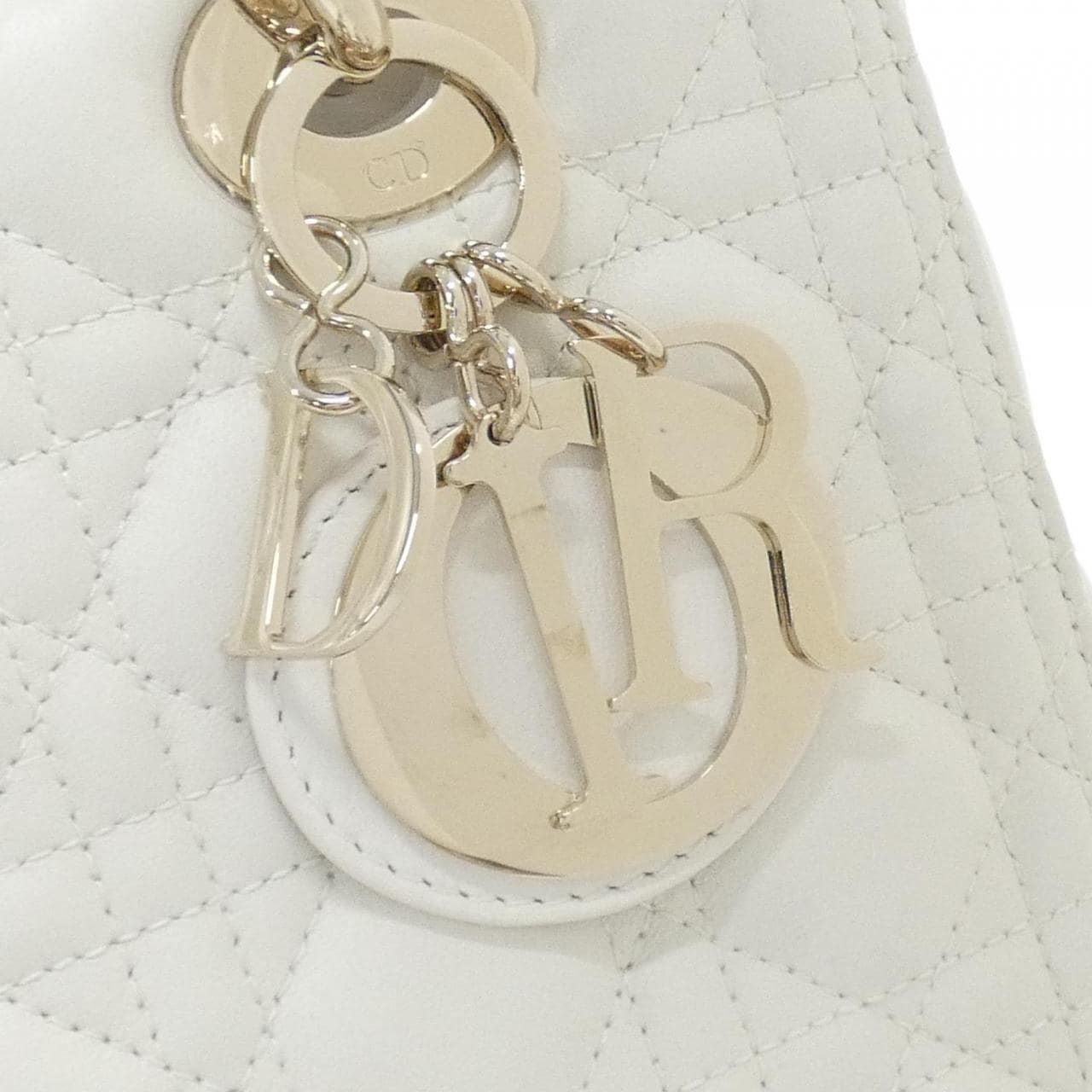 クリスチャンディオール レディ ディオール ミディアム M0565ONGE バッグ