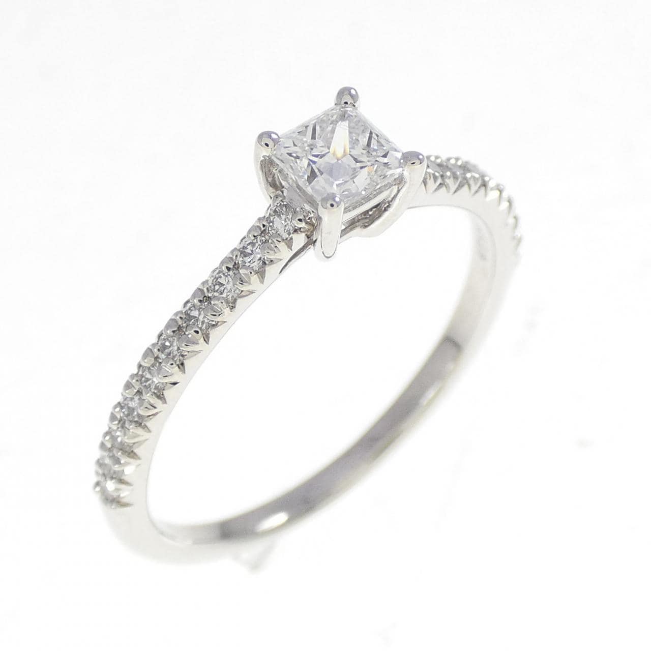 ティファニー ノヴォ リング 0.32CT F VVS2