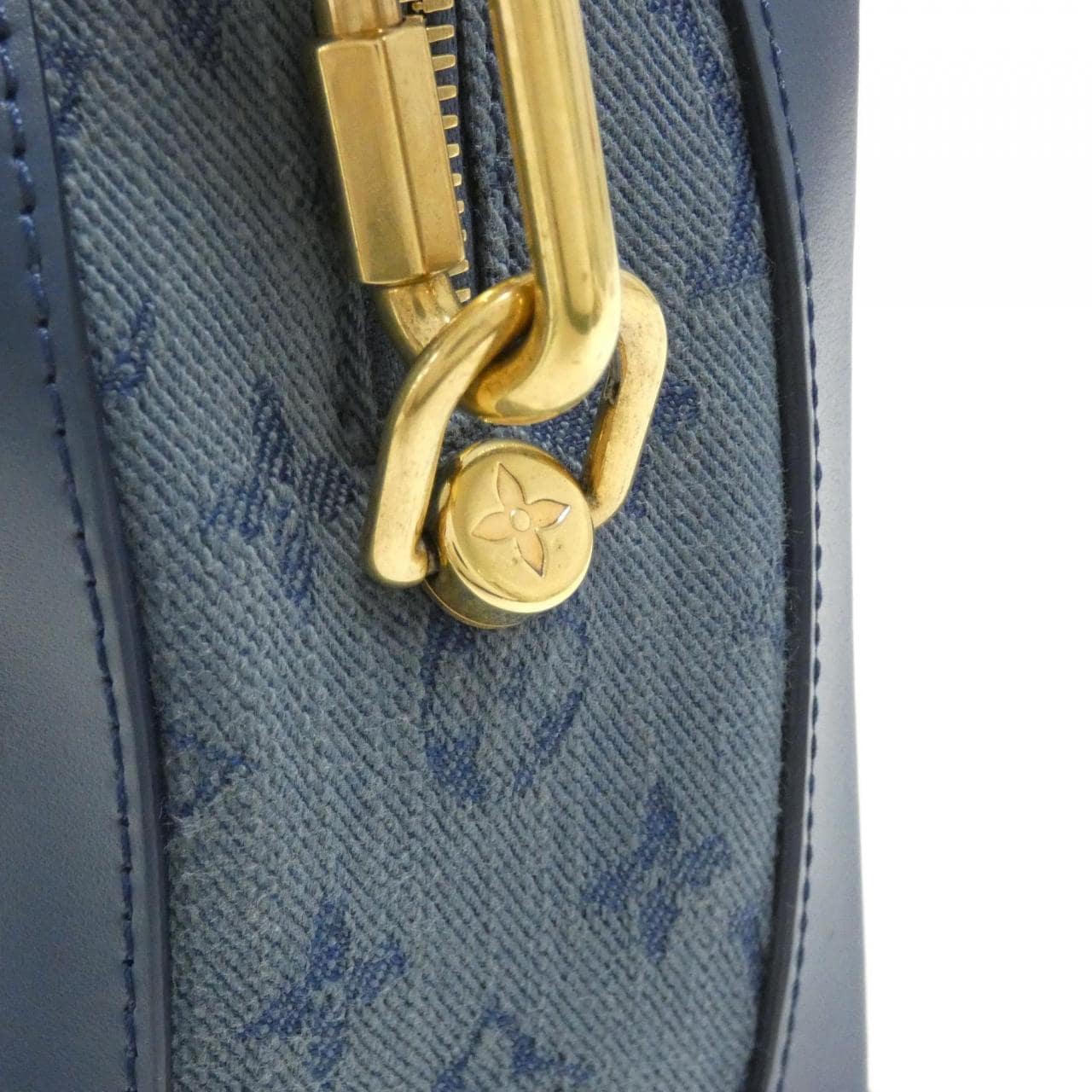 LOUIS VUITTON Monogram Denim Soft Trunk M44723 单肩包
