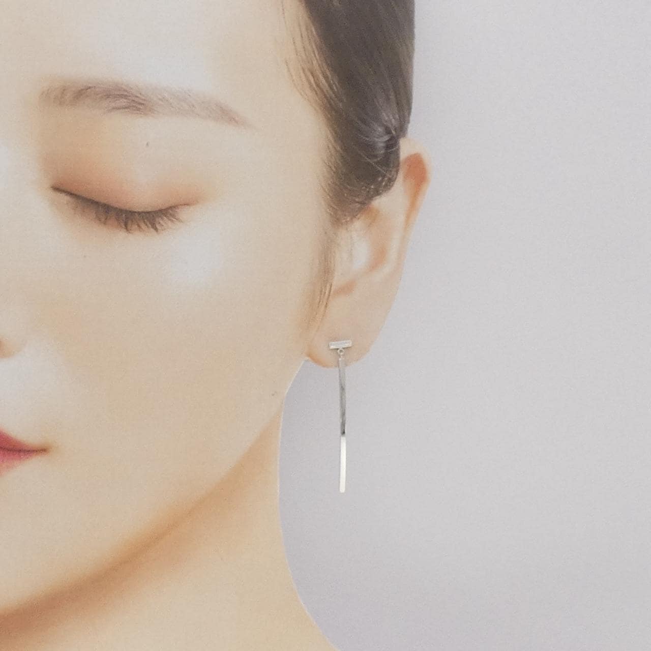 ティファニー Tワイヤー バー ピアス