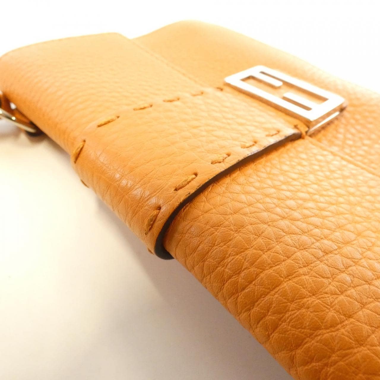 フェンディ SELLERIA BAGUETTE SLIM CLUTCH 7M0295 SFR ショルダーバッグ