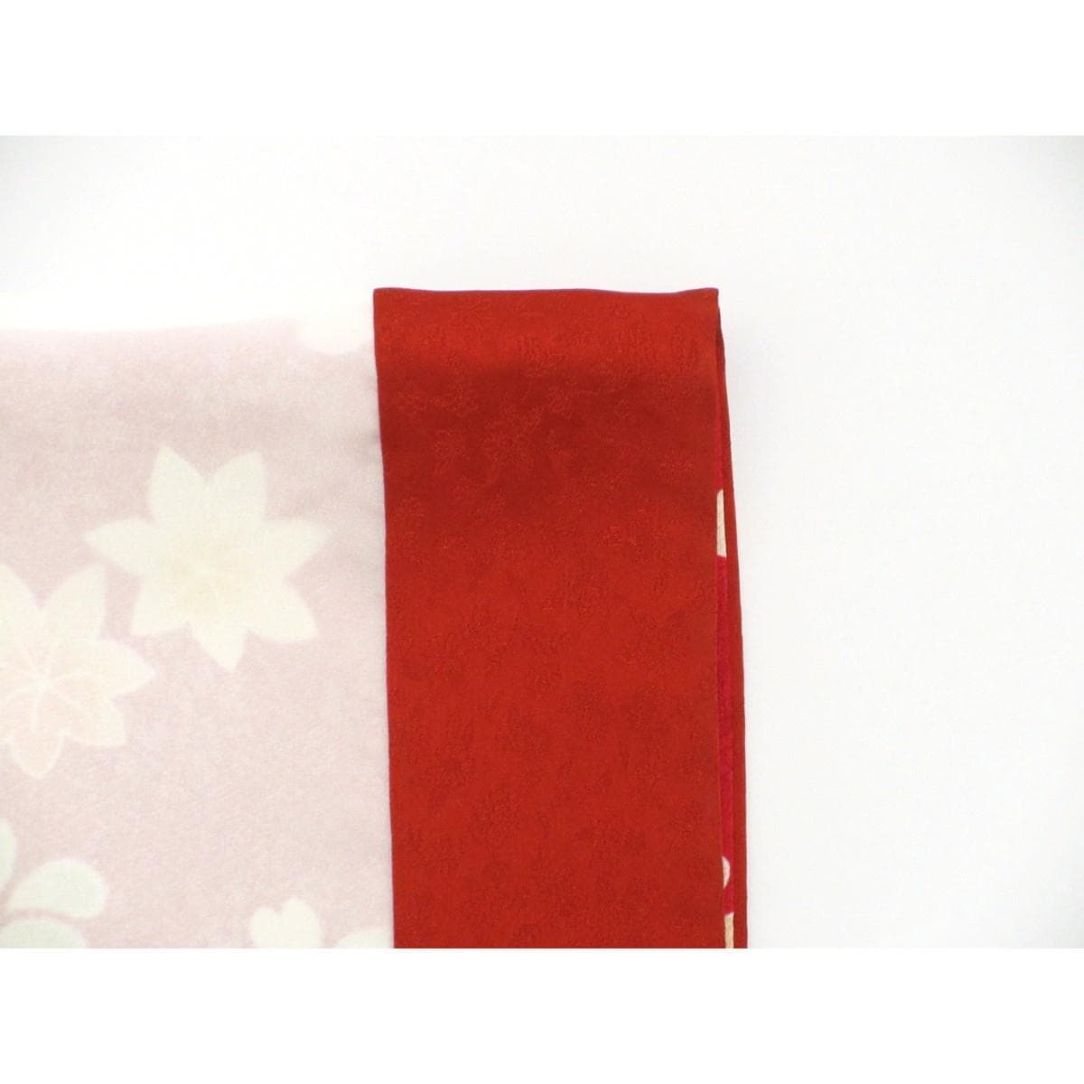 振袖　友禅金彩加工　刺繍入り