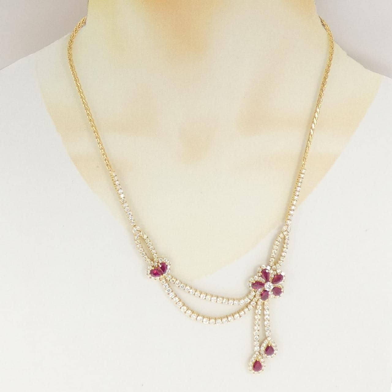 750YG フラワー ルビー ネックレス 6.10CT