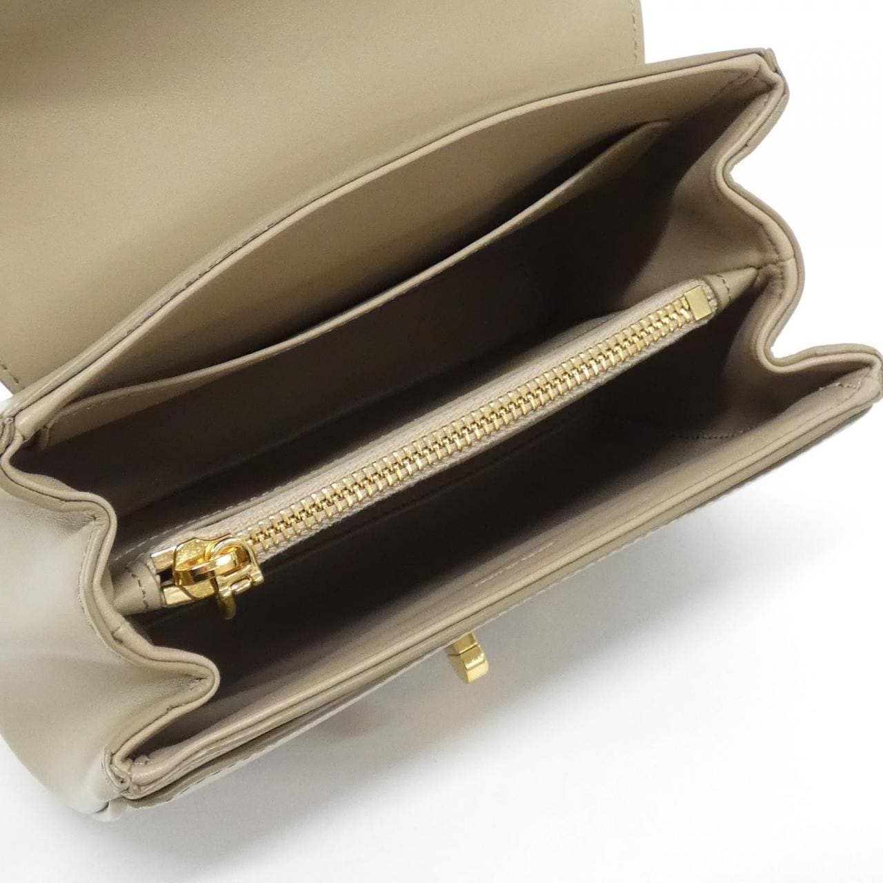 セリーヌ 16 ミニ 197983BEY バッグ