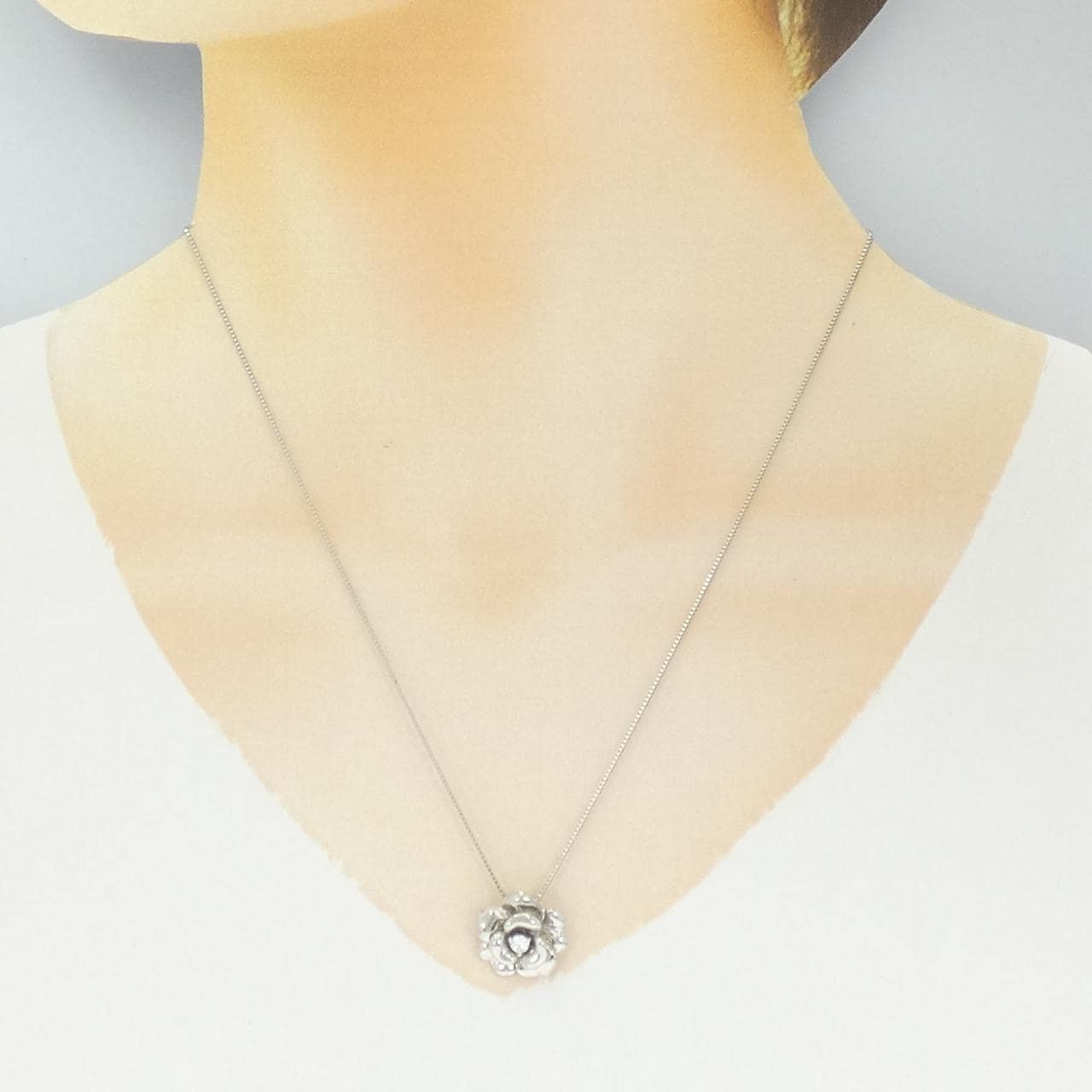 ジーエスティービー フラワー ダイヤモンド ネックレス 0.08CT
