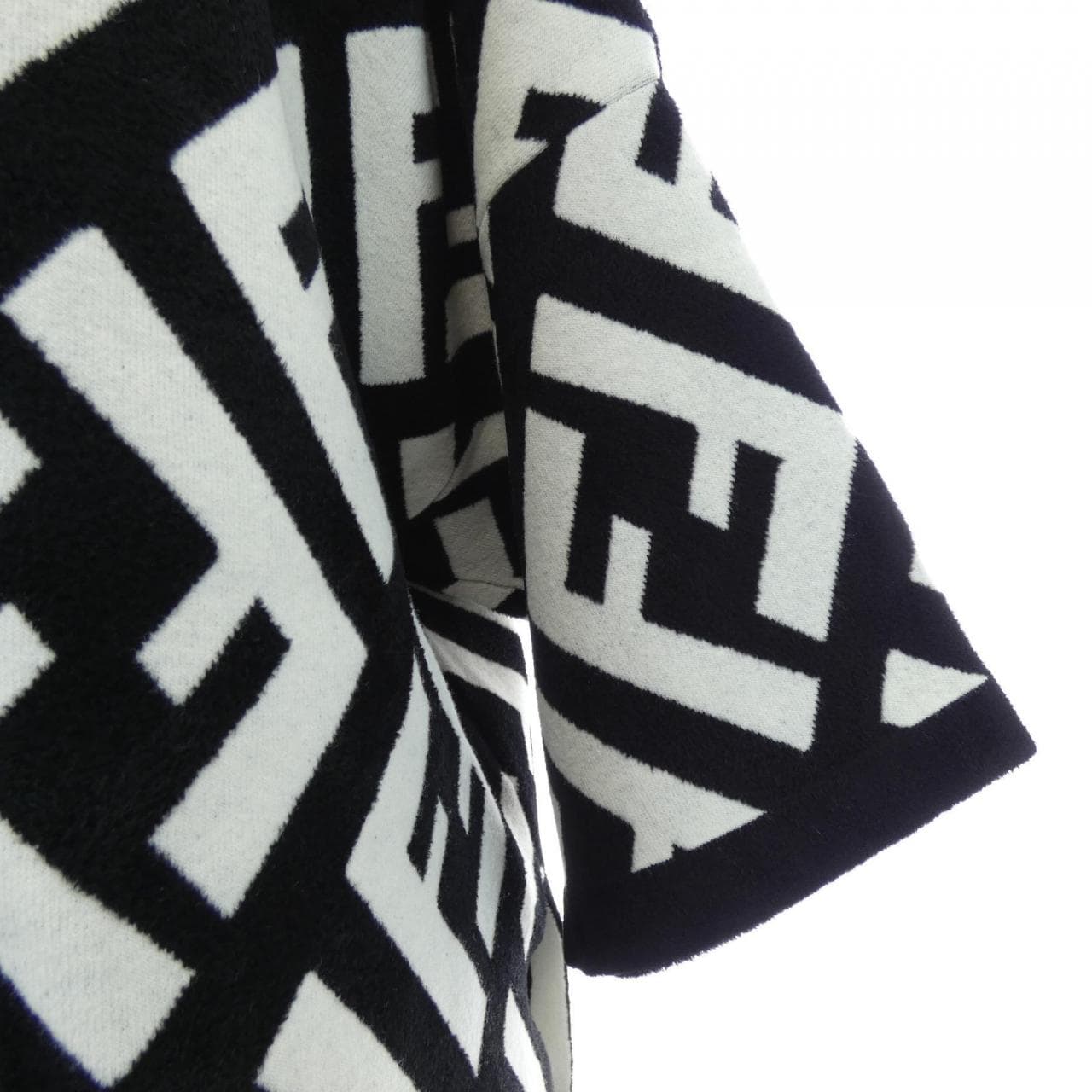 フェンディ FENDI FFモチーフ FZY639 A3PU ニット