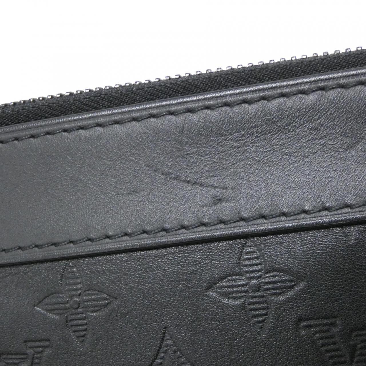 ルイヴィトン モノグラム シャドウ ポシェット ディスカバリー M62903 クラッチバッグ